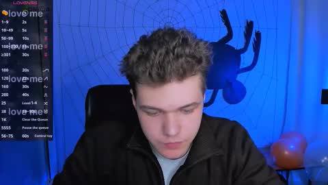 lucas_long_ online show from October 27, 9:46 am