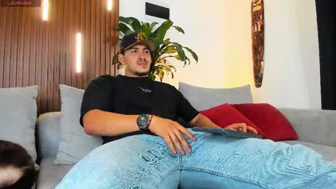 LUCA SANTOS online show from March 31, 4:35 am