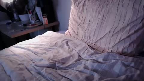 LucasKodak online show from May 5, 5:26 am