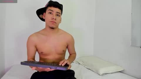 LUCAS TORREZ online show from February 26, 2:10 am