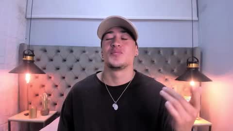 luccagrey online show from November 7, 2:28 pm