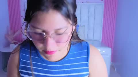 Snapshot of lucero_s chatting on April 25, 3:42 am Lucero online show from April 25, 3:42 am