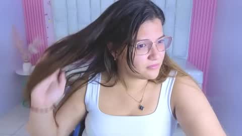 Snapshot of lucero_s chatting on June 4, 3:01 am Lucero online show from June 4, 3:01 am