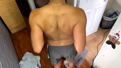 Snapshot of luchosaando chatting on December 5, 3:28 pm Felipe online show from December 5, 3:28 pm