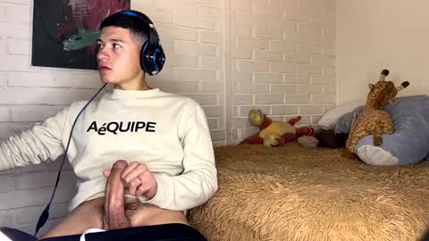 Snapshot of luchosaando chatting on December 16, 3:19 am Felipe online show from December 16, 3:19 am