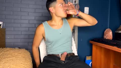 Snapshot of luchosaando chatting on December 20, 2:30 am Felipe online show from December 20, 2:30 am