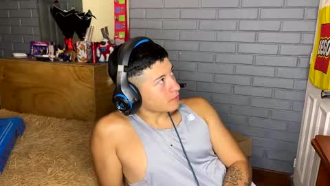 Snapshot of luchosaando chatting on December 22, 4:17 am Felipe online show from December 22, 4:17 am