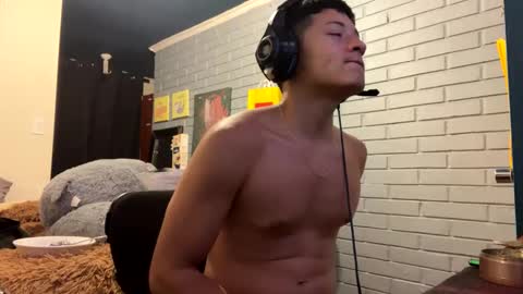 Snapshot of luchosaando chatting on January 2, 3:48 am Felipe online show from January 2, 3:48 am