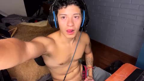 Snapshot of luchosaando chatting on February 3, 3:53 am Felipe online show from February 3, 3:53 am