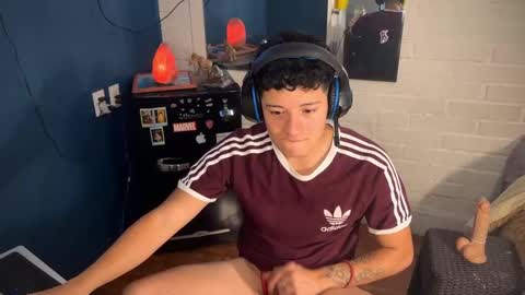 Snapshot of luchosaando chatting on February 18, 2:27 am Felipe online show from February 18, 2:27 am