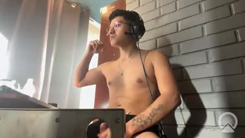 Snapshot of luchosaando chatting on September 16, 12:17 pm Felipe online show from September 16, 12:17 pm