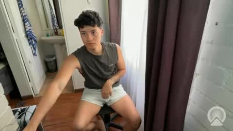 Snapshot of luchosaando chatting on November 3, 1:23 pm Felipe online show from November 3, 1:23 pm