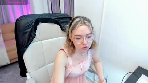 lucia_copper online show from October 8, 12:14 pm