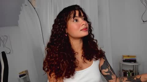 Lucia online show from January 16, 11:59 pm