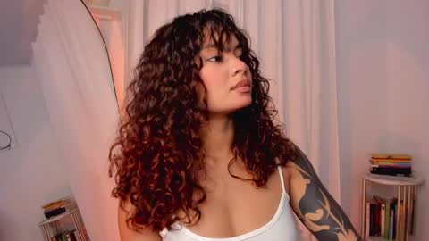 Lucia online show from February 5, 10:33 pm