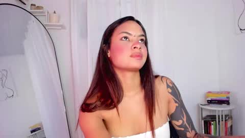 Lucia online show from February 21, 4:05 pm