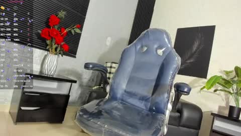 L U C I A online show from April 12, 12:43 pm