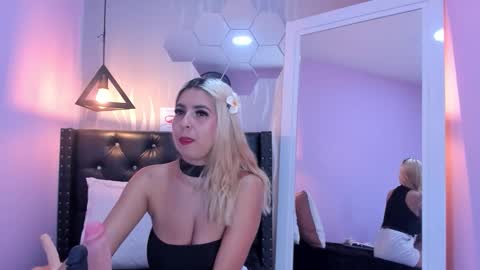 Lucia online show from February 7, 6:55 pm