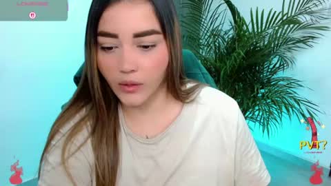 Snapshot of lucia_star_ chatting on July 3, 11:44 pm lucia star online show from July 3, 11:44 pm