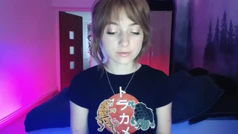 Snapshot of luciacam20 chatting on December 4, 1:31 pm Lucy online show from December 4, 1:31 pm