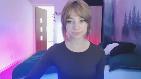 Snapshot of luciacam20 chatting on December 5, 11:05 am Lucy online show from December 5, 11:05 am