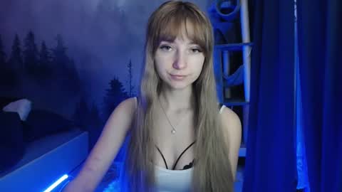 Snapshot of luciacam20 chatting on December 16, 7:43 pm Lucy online show from December 16, 7:43 pm
