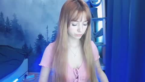 Snapshot of luciacam20 chatting on January 4, 1:10 pm Lucy online show from January 4, 1:10 pm