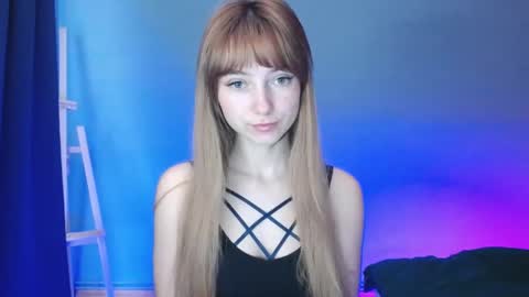 Snapshot of luciacam20 chatting on January 16, 1:25 pm Lucy online show from January 16, 1:25 pm