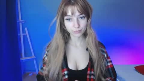 Snapshot of luciacam20 chatting on January 24, 6:14 am Lucy online show from January 24, 6:14 am