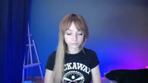 Snapshot of luciacam20 chatting on March 7, 8:55 pm Lucy online show from March 7, 8:55 pm