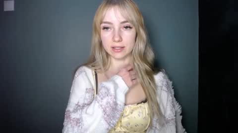 Lucy online show from January 7, 7:49 pm