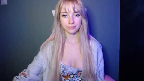 Lucy online show from April 17, 6:33 pm