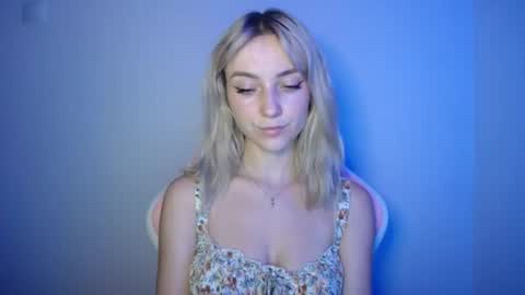 Snapshot of luciacam20 chatting on July 16, 6:25 pm Lucy online show from July 16, 6:25 pm
