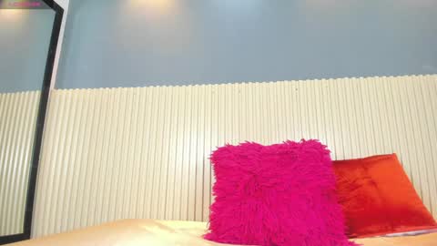 luciadaniels1 online show from February 4, 11:38 am