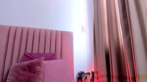 LuciaFerrero online show from February 26, 9:48 pm