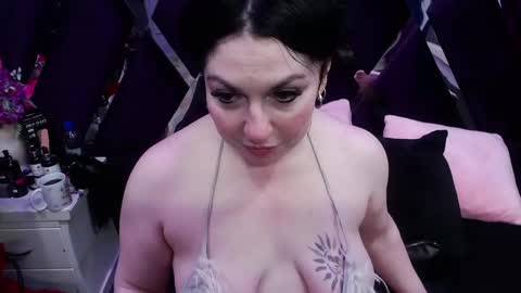 Luci online show from October 15, 8:42 pm