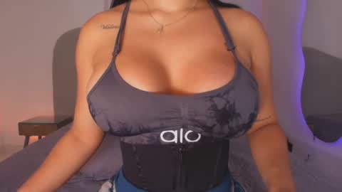 instagram luciana417  online show from January 7, 3:09 am