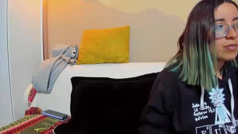 Snapshot of lucianacapisce chatting on October 16, 1:06 am Dani 3 online show from October 16, 1:06 am