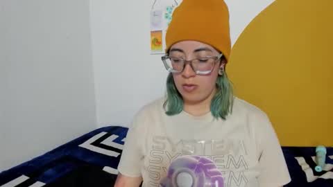 Snapshot of lucianacapisce chatting on November 20, 12:00 am Dani 3 online show from November 20, 12:00 am