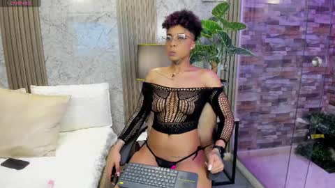  lucia wallace  online show from July 5, 8:38 pm