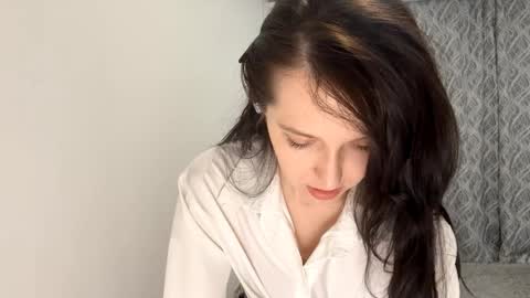 Mary online show from December 15, 5:17 pm