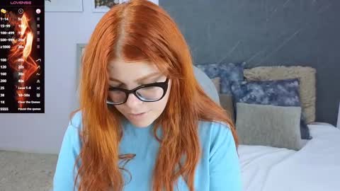 Snapshot of lucie_nicolls chatting on December 30, 8:58 pm Lucie online show from December 30, 8:58 pm