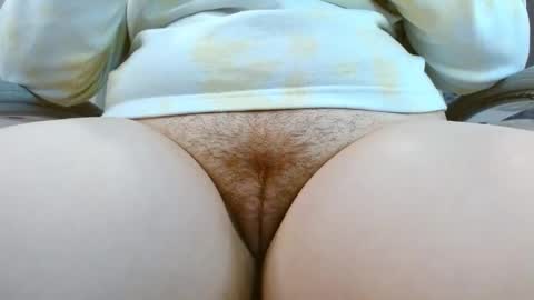 Snapshot of lucie_nicolls chatting on February 4, 12:19 am Lucie online show from February 4, 12:19 am