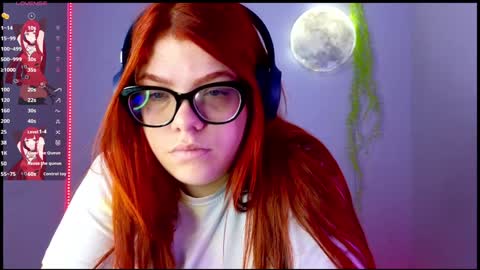 Snapshot of lucie_nicolls chatting on February 6, 11:10 am Lucie online show from February 6, 11:10 am