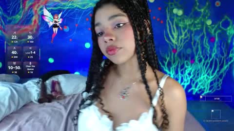 Snapshot of lucie_petite chatting on November 28, 6:54 pm Lucie - online show from November 28, 6:54 pm