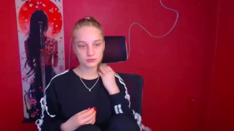 Lucie online show from November 16, 6:13 pm