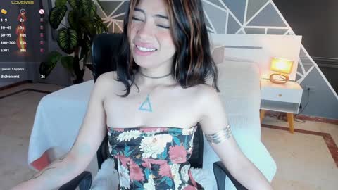 Snapshot of lucifer_dauhgter chatting on December 12, 3:37 pm Lucy online show from December 12, 3:37 pm