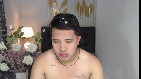 Luciferhotcum online show from February 12, 9:10 am