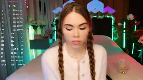 Snapshot of lucifiella chatting on November 17, 4:46 pm MimiFors online show from November 17, 4:46 pm