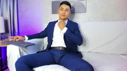 Snapshot of lucii_fer_ chatting on January 12, 12:01 pm Leo online show from January 12, 12:01 pm